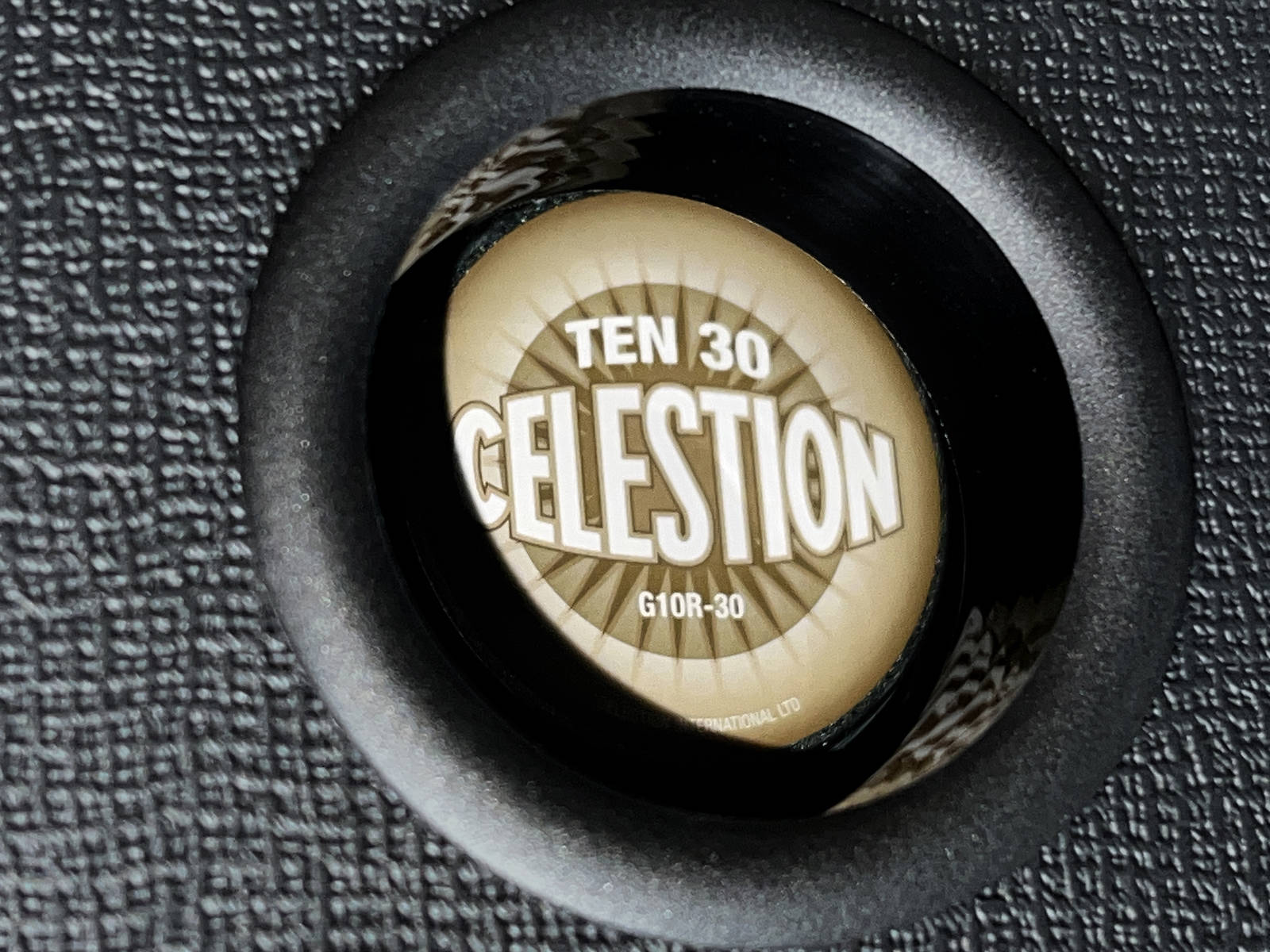 Картинка Гитарный кабинет Belcat G-410 - лучшая цена, доставка по России. Фото N6