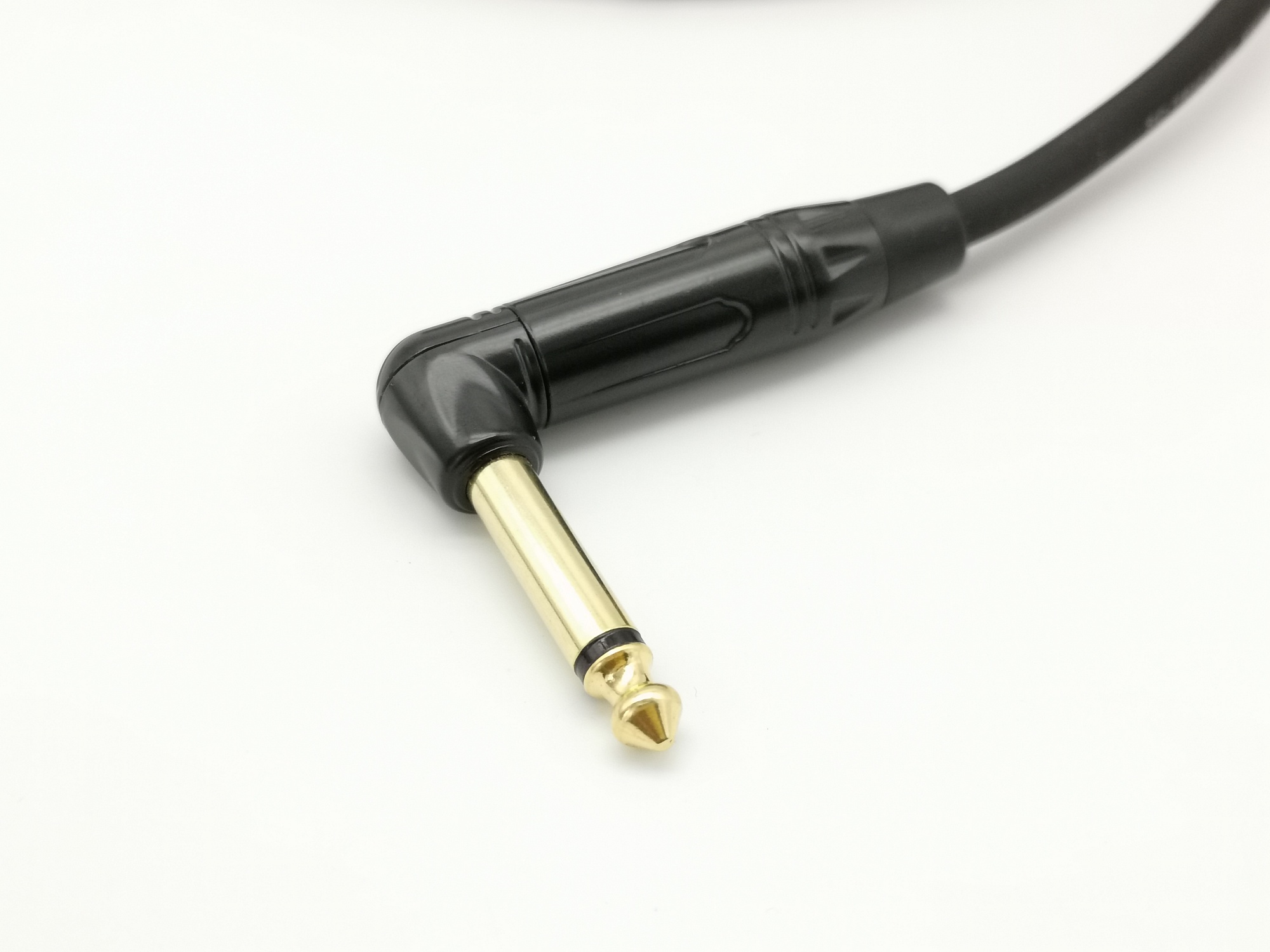 Картинка Инструментальный кабель Zzcable E15-JR-J-0400-0 - лучшая цена, доставка по России. Фото N2