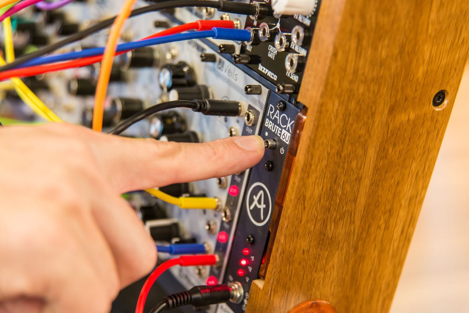 Onboard. Pro power onboard. arturia rackbrute 6u.